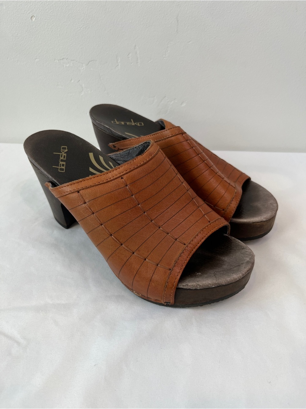 Dansko Tan Leather Stitched Grid Open Toe Mule Platform Sandals Womens EU 37